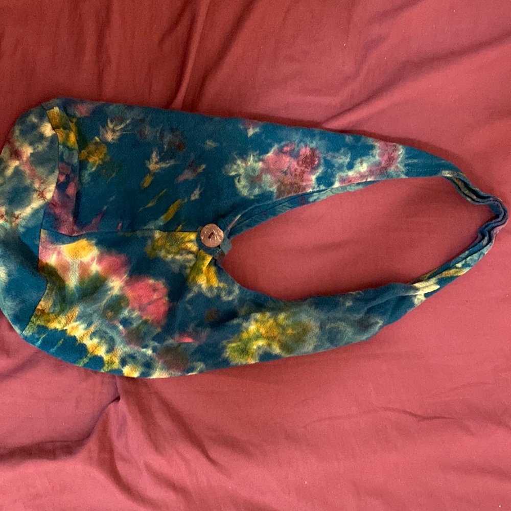 I am selling a purse for kids and it is a size small and only 20$